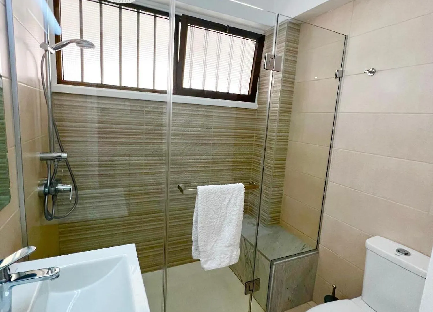 Azul Sea View Daire Larnaca 0*,  Kıbrıs